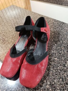Vaneli Designer Red Mary Jane Flat Dress Shoes Square Toe Stretch Buckle Strap 9